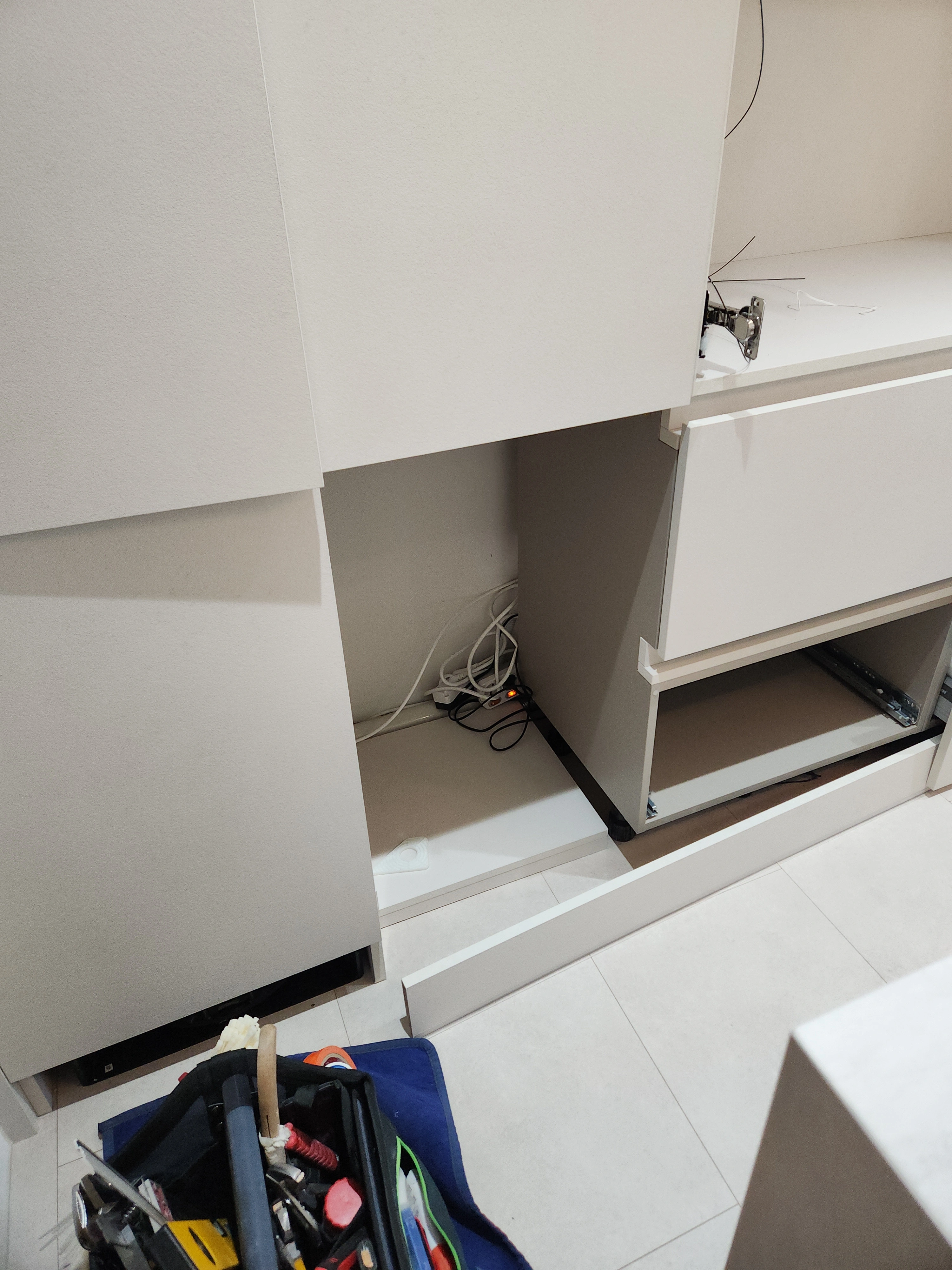 빌트인 식기세척기 도어 패널 고정